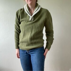 VINTAGE knit Green Knot Wool Sweater with white stripe accent Size Medium